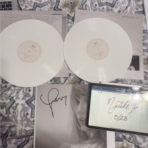 🚨SOLD🚨Taylor Swift Signed TTPD Vinyl